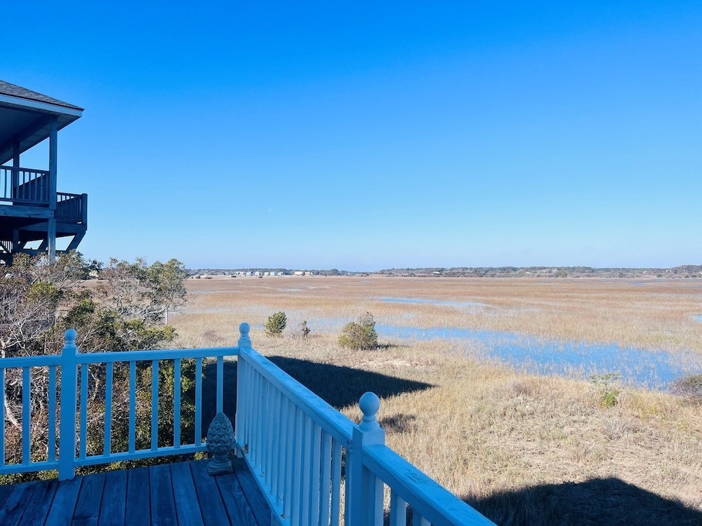 Victoria - 3 Br Home