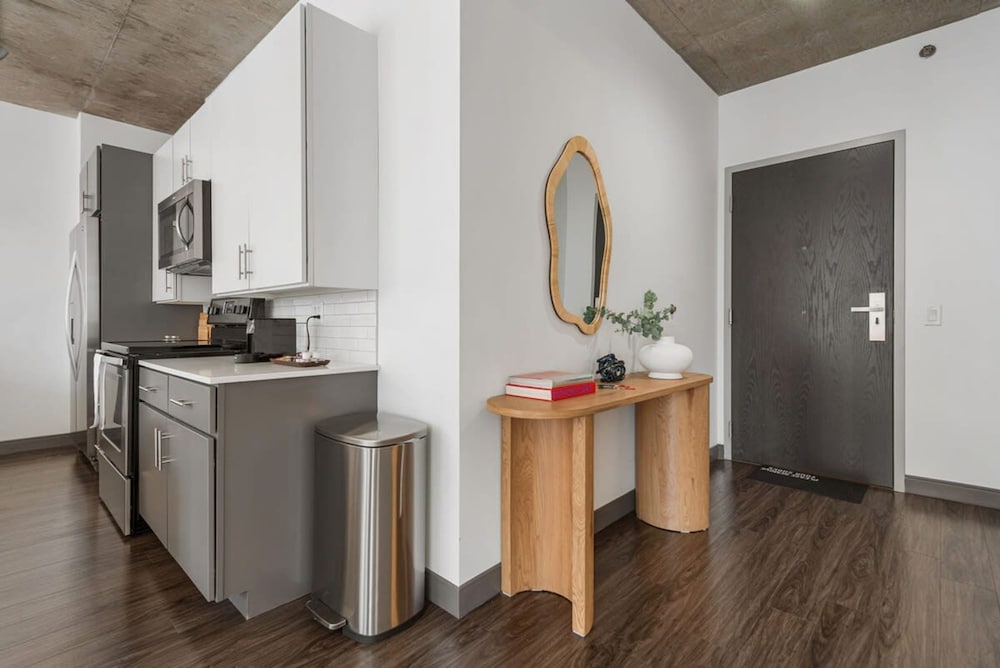 Group Home 3 Luxe Apts Spacious Central