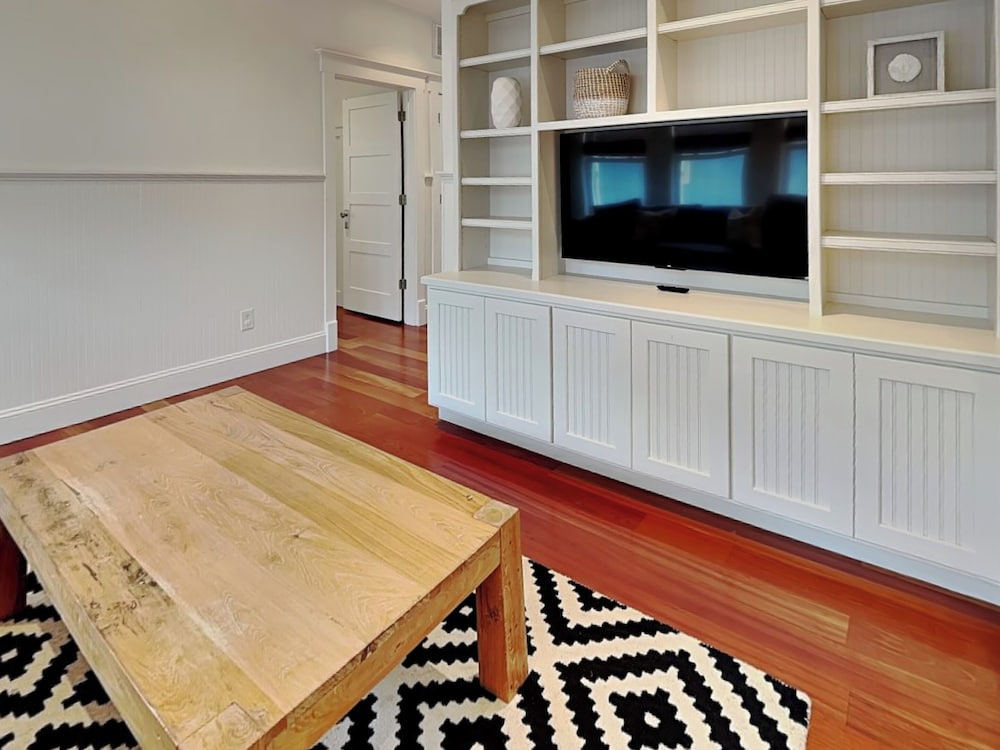 Windansea by Topsail Realty
