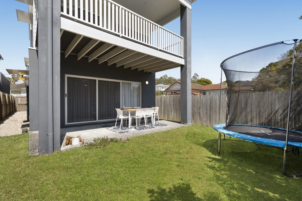 Family-friendly House With Courtyard Retreat
