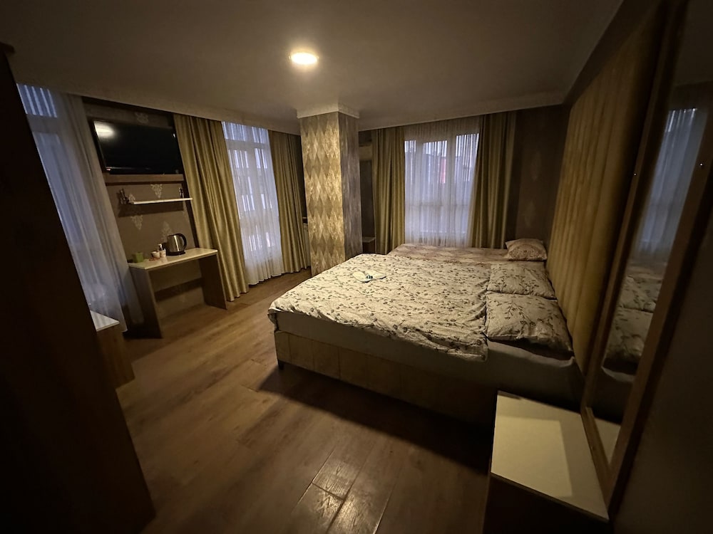 Camellia Suit Otel - Image 11