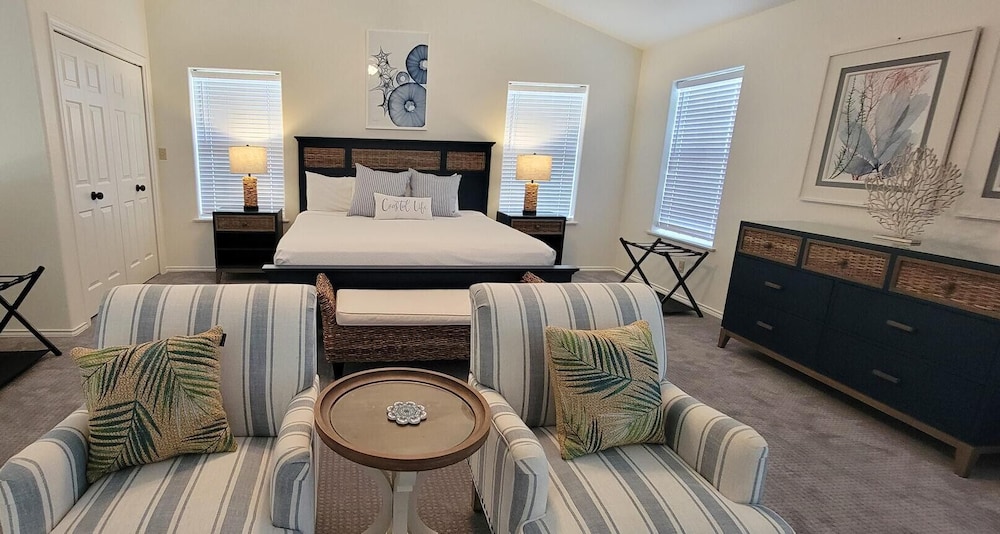 Tranquil Turquoise Retreat
