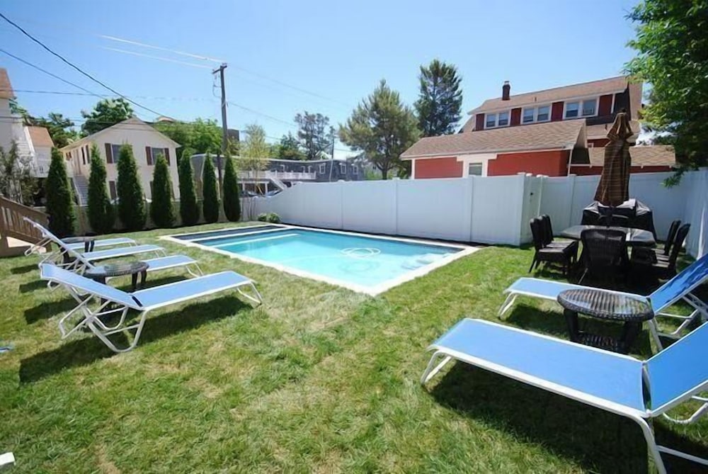 Olive Avenue 32