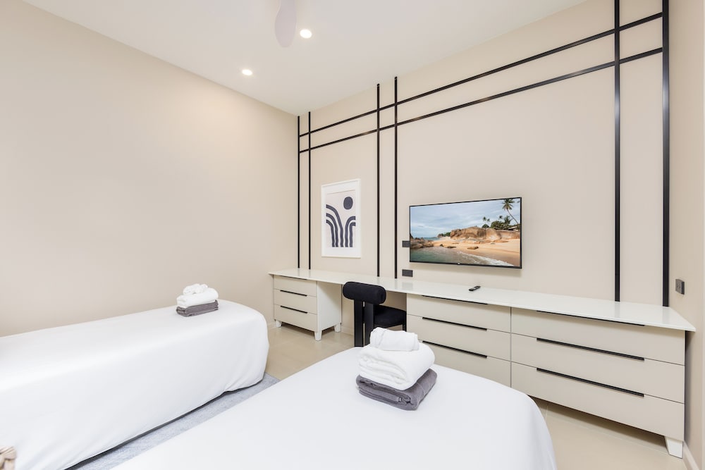 Onyx Villas by TropicLook