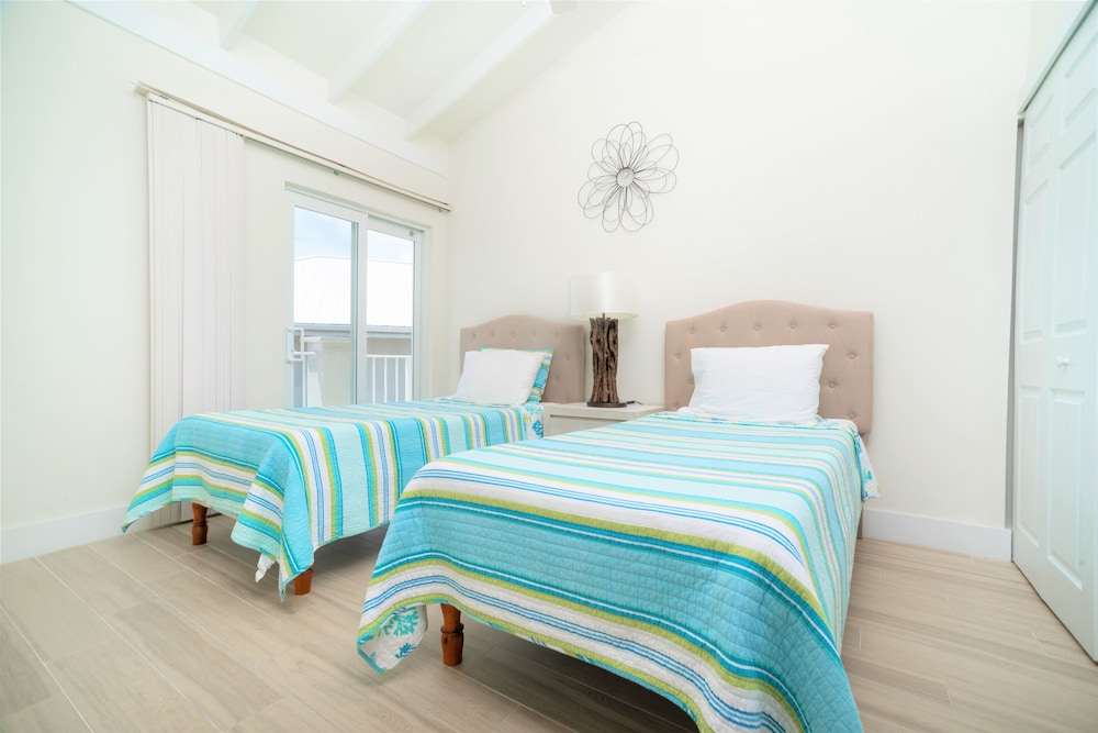 Cayman Luxury Rentals at Sunset Cove