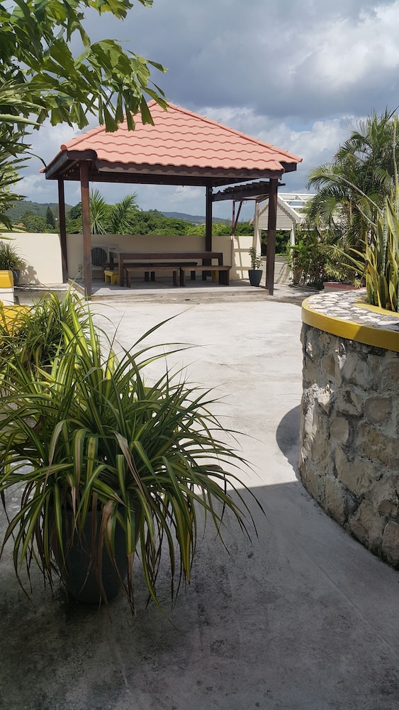3 bdrm Town House at Runaway Bay