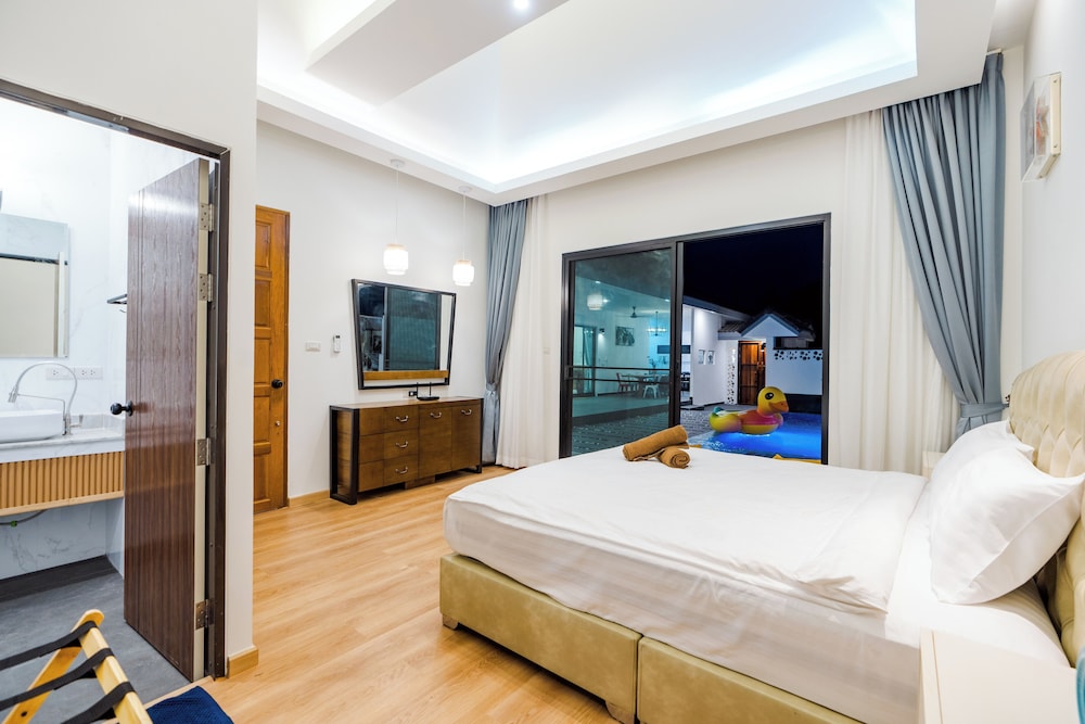 Full moon Bay hua hin Cha-am