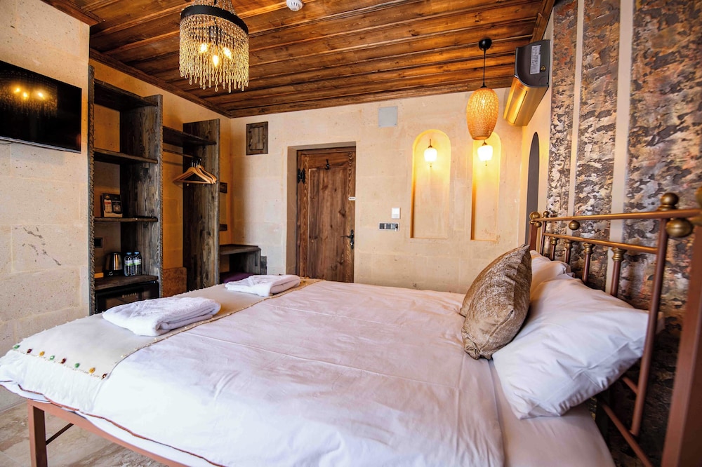 Alika Castle House