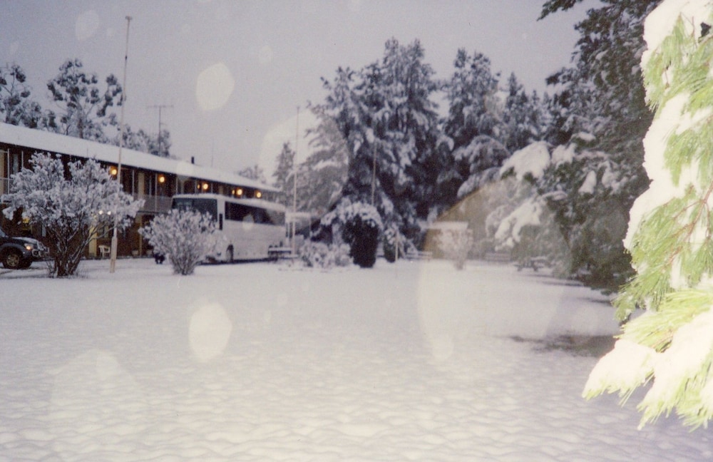 Cooba Holiday Motel