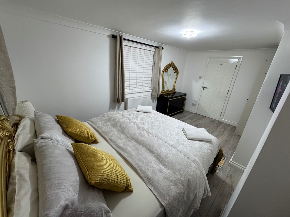 Cozy 2br-5guests-near Attractions-garden