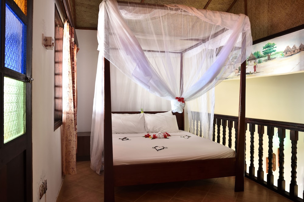 Mnarani Beach Cottages