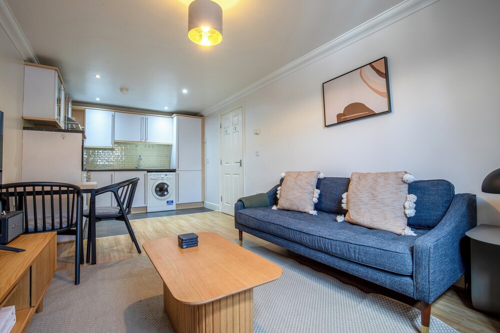 Kensington & Earls Court 1 bed Apartment - 4 Guest