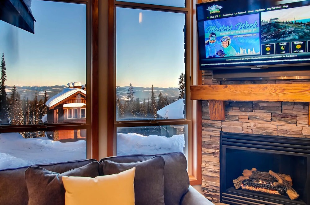 385 Moonshine Crescent by Okanagan Premier