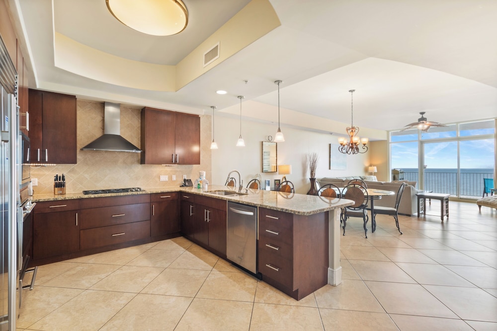 Turquoise Place Condos