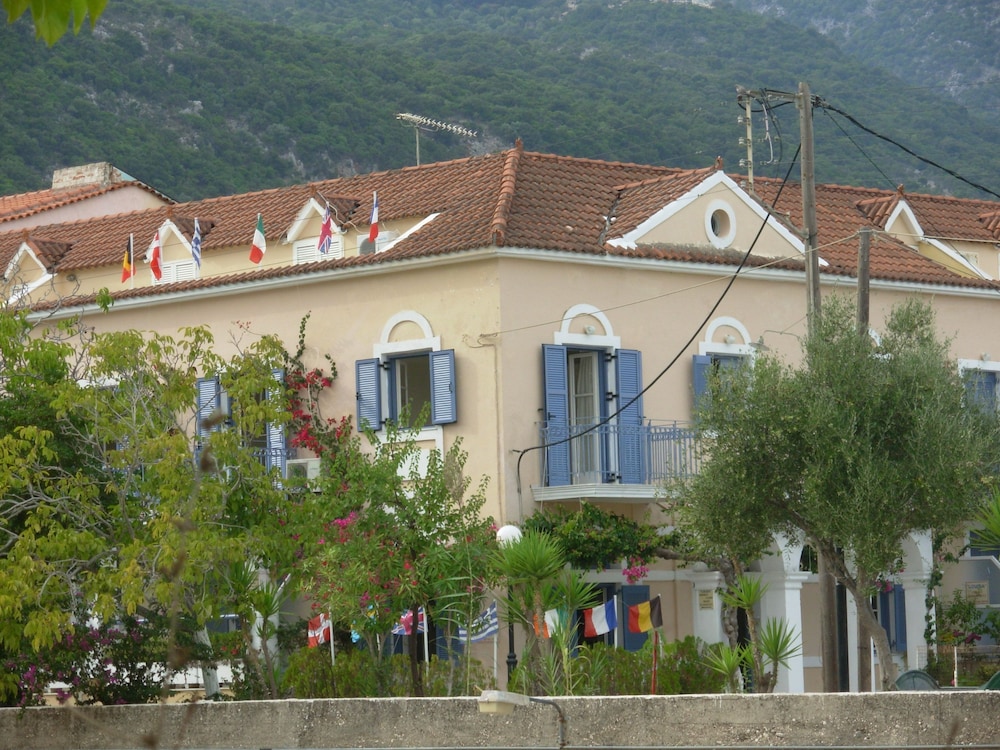 Louisa Apartments