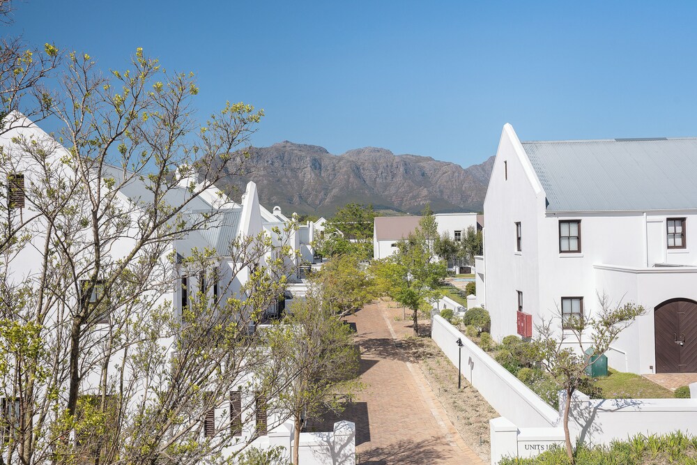 Winelands Golf Lodges at De Zalze