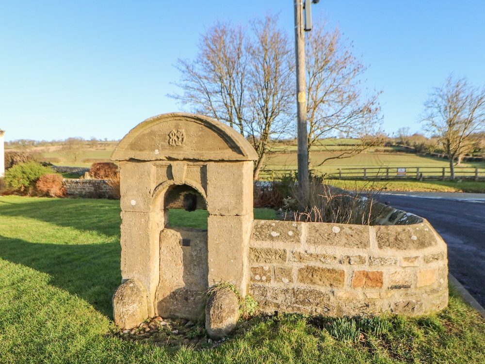 The Cartshed, Sedbury Park Farm - Property Image 1