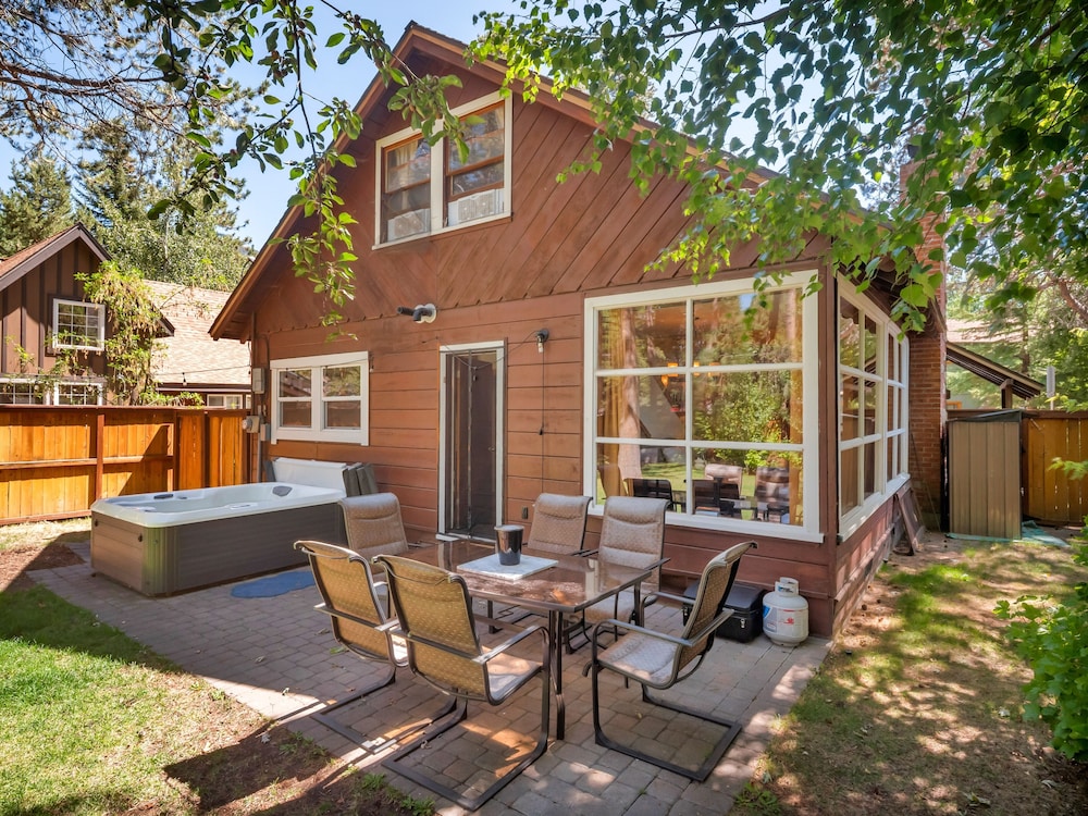 851h Tahoe Classic Cabin Near The Beach 2 Bedroom Cabin