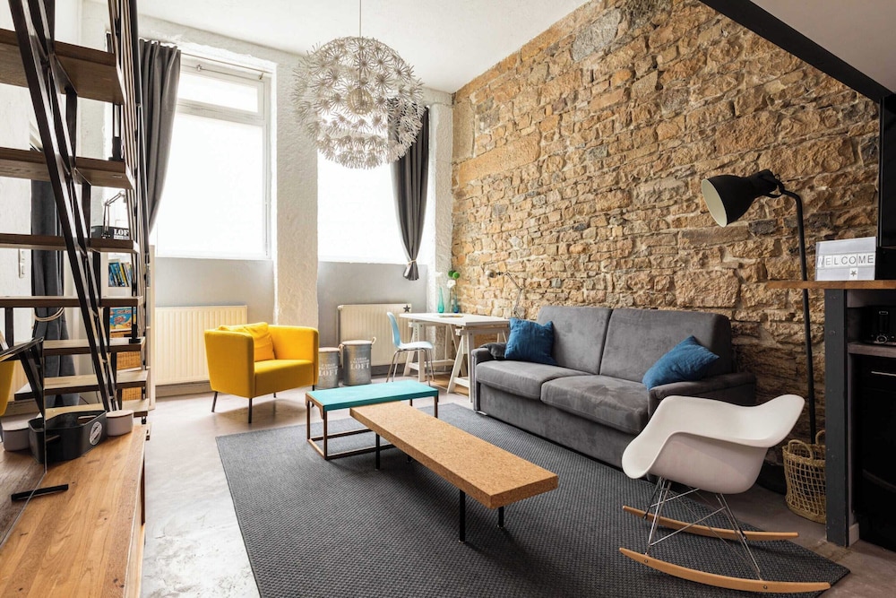 Dify Le Lodge D'ainay