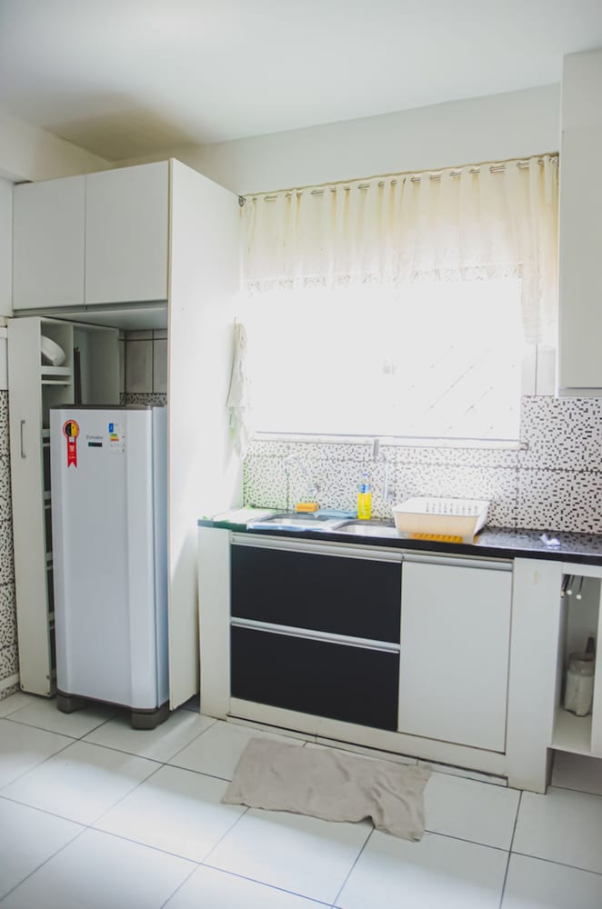 Casa Completa com 3 su tes Wi-fi e Smart Lock