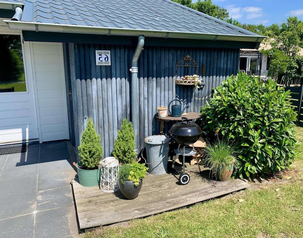 Bungalow for 4 Persons With South-facing Terrace