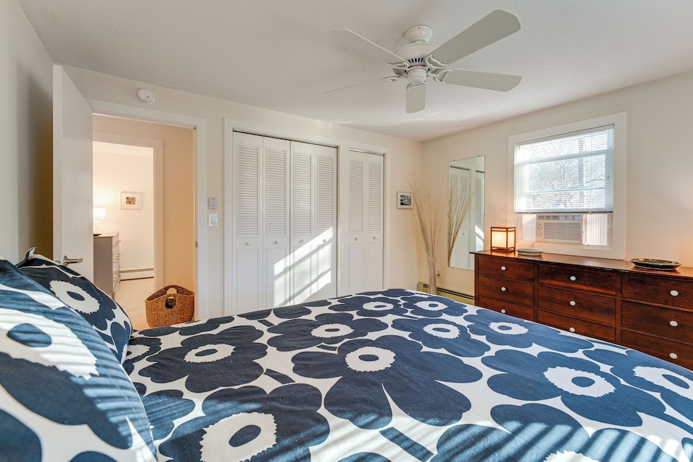1 Mi to Maine Street! Mcm-style Home in Brunswick