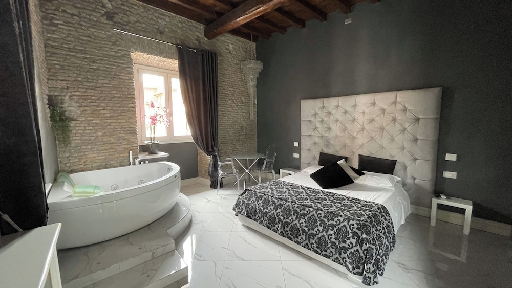 Rhome Luxury suite