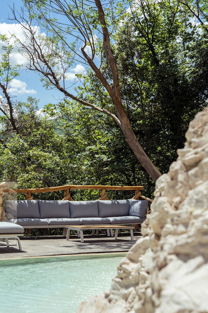 LA FORESTALE Luxury Ecolodge