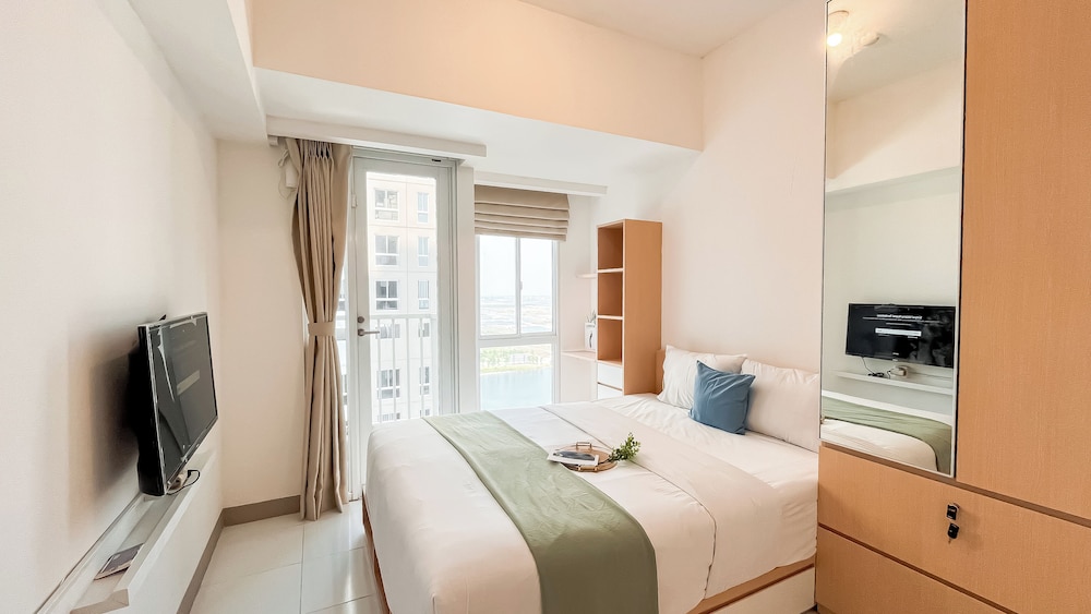 Fully Furnished Studio Room at Tokyo Riverside PIK 2 Apartment