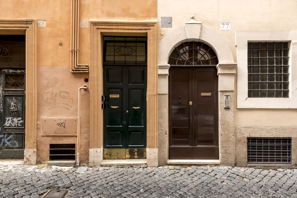 Caterina in Roma With 1 Bedrooms and 1 Bathrooms