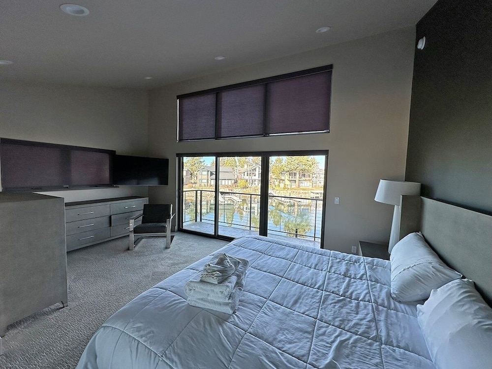 2030 Marconi Way 5 Bedroom Home