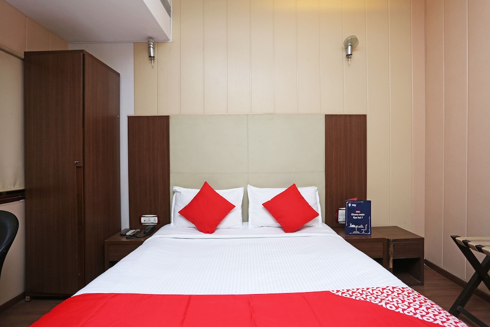 OYO 10690 Florence Hotel
