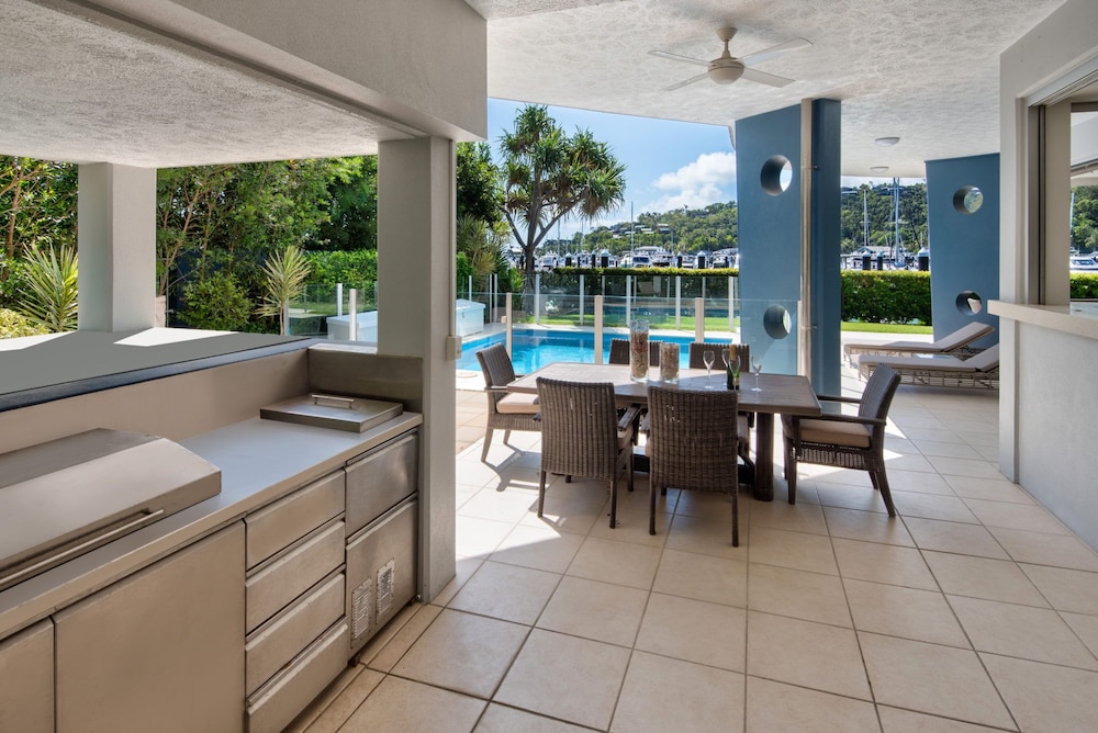 Pavillions 2 Luxury 4 Bedroom 3 Bathroom With In-ground Pool And Golf Buggy