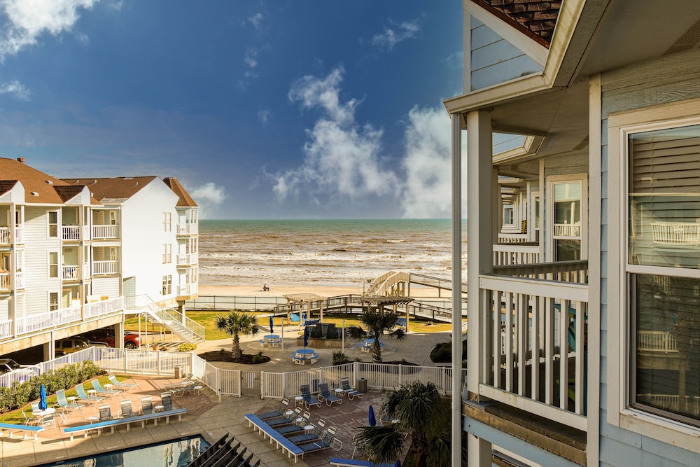 Seascape 1318 1 Bedroom Condo by RedAwning