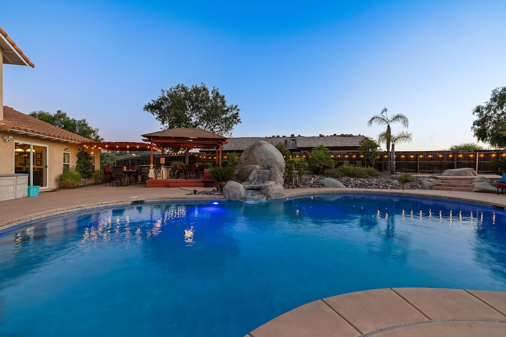 Chardonnay Charm by Avantstay Luxe Group Retreat w Pool Mins to Wineries