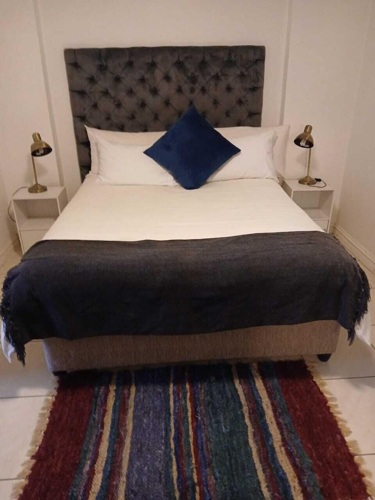 Oaktree Guest House