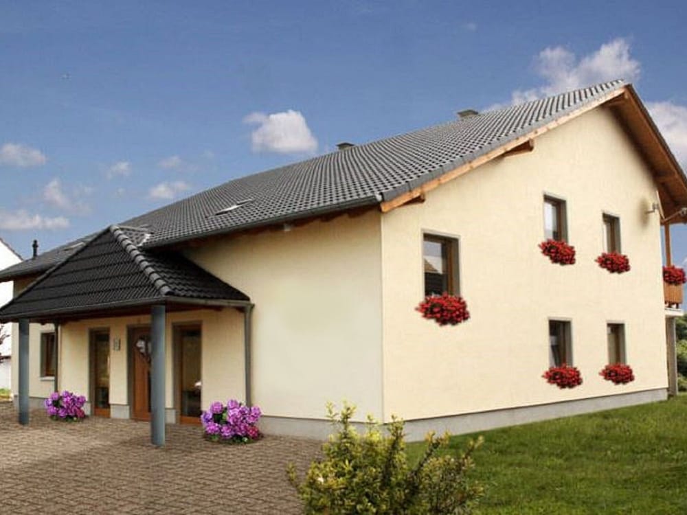 Apartment in Mtsrz With Garden