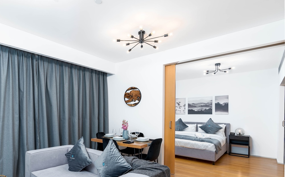 Bloomfields Stylish 1BR in Al Raha Beach