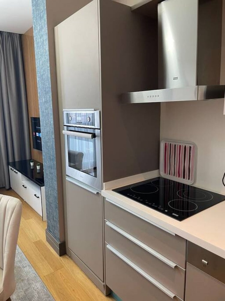 Stylish1 1 Apartment in Batisehir Near Mail of IST