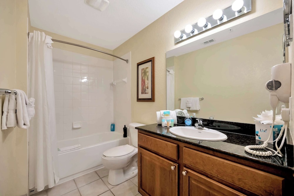 2BR Fireworks View With Pool Spa 5 Minutes to Disney