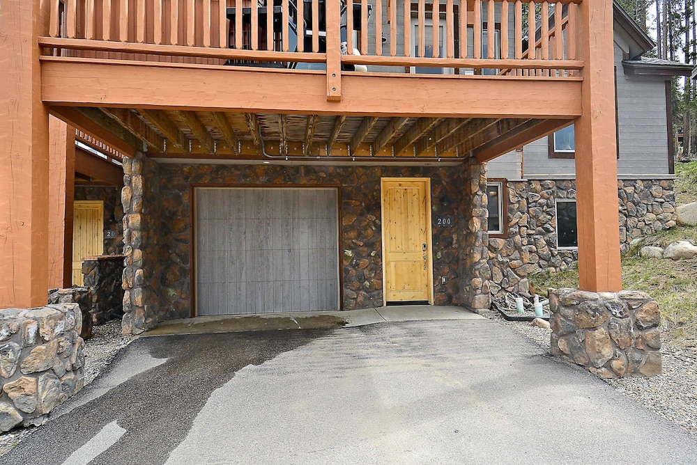 Lakota Antlers 200 5 Bedroom Holiday Home by Winter Park Lodging Company