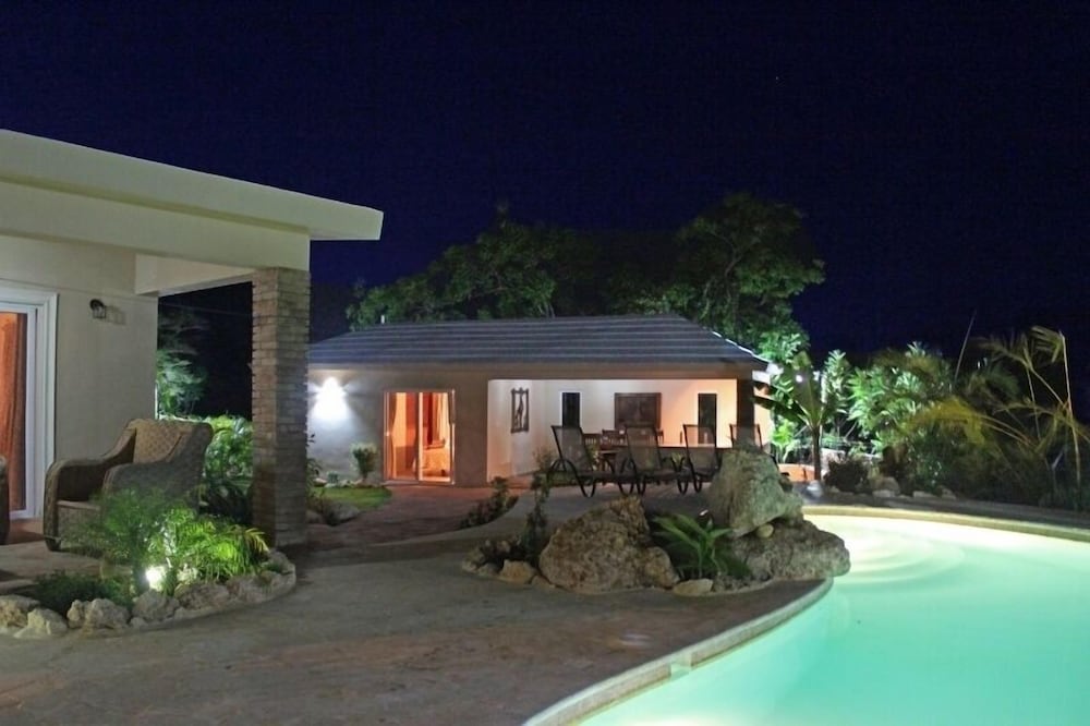 Well Furnished w Private Pool, BBQ & Palapa Bar