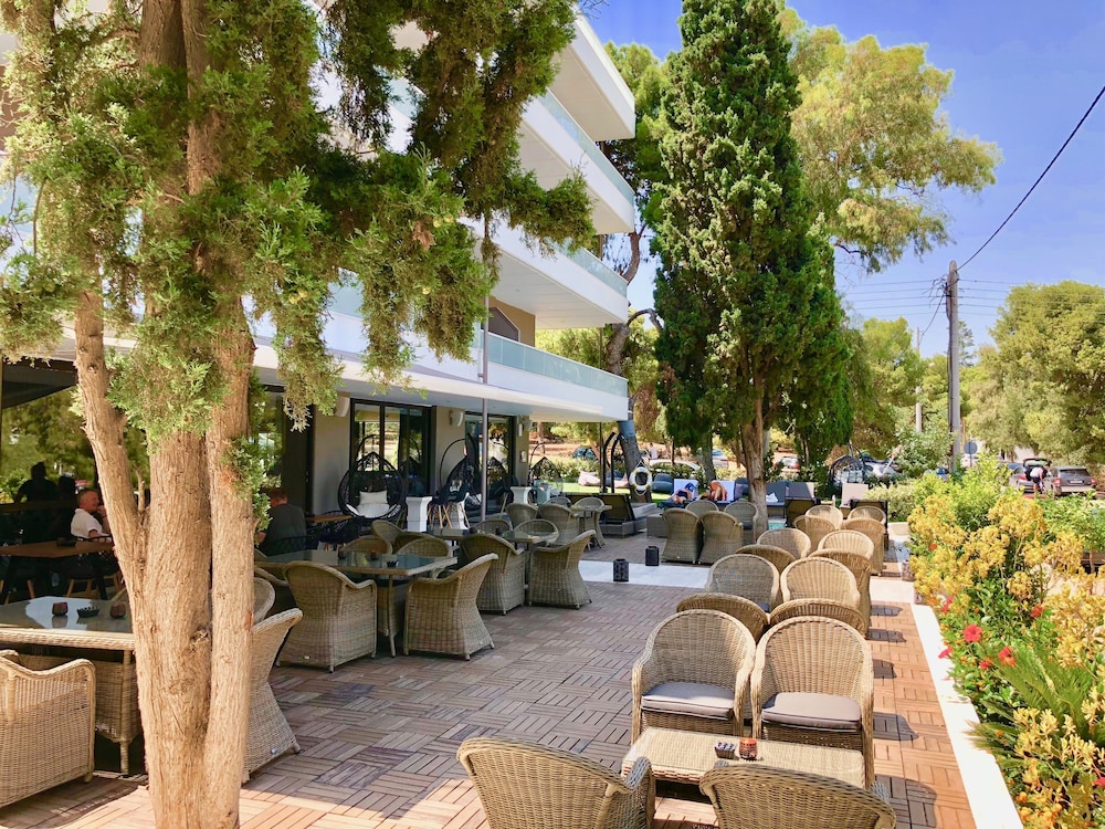 Athenian Riviera Hotel & Suites 57