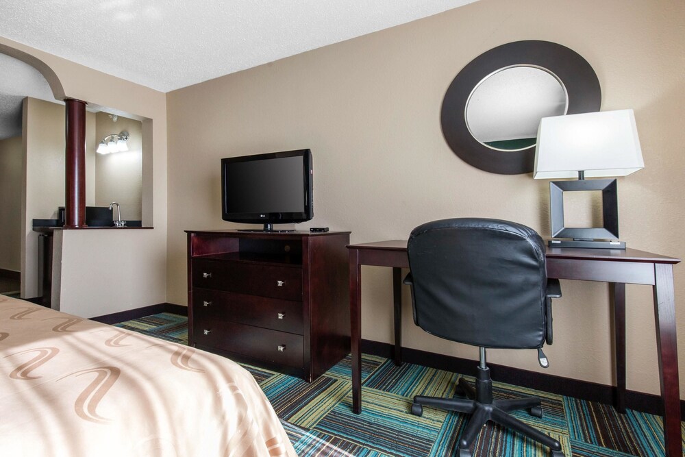 St Louis Vacations - Quality Inn Suites Arnold - St Louis - Property Image 13