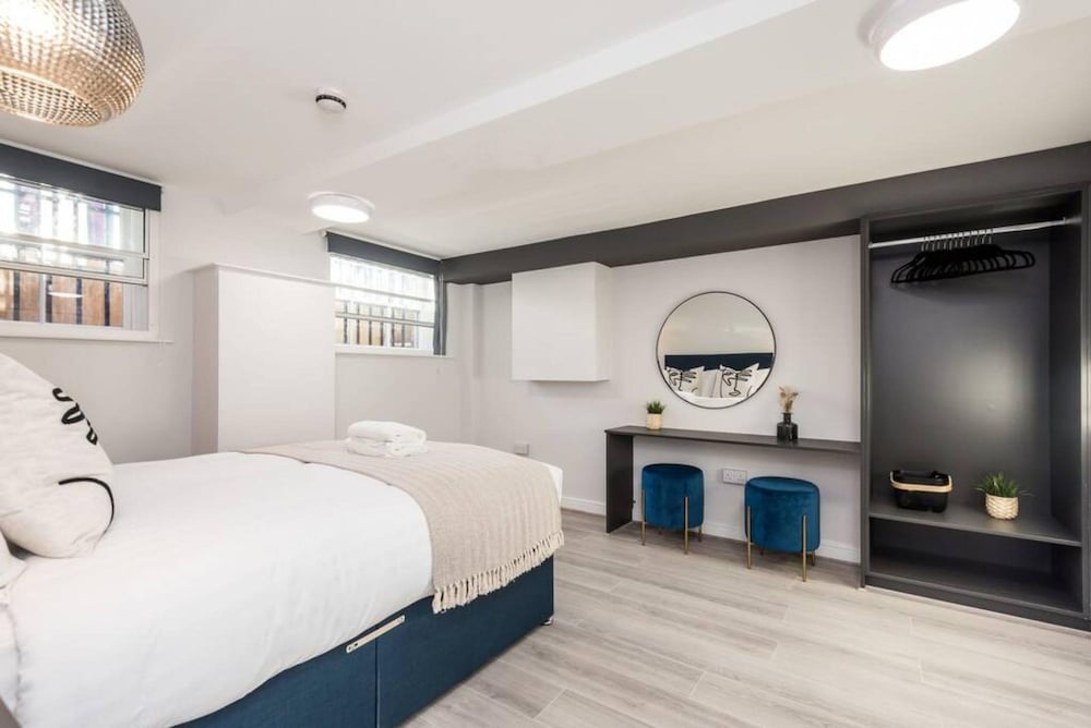 Host Apartments Seel St Townhouse Apt I