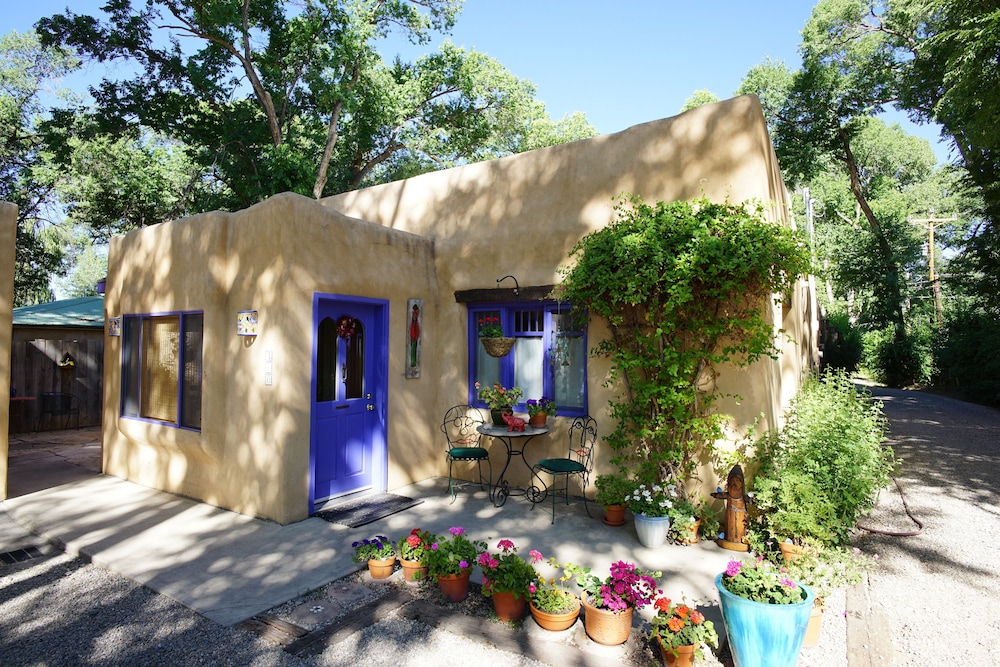 Burch Street Casitas Hotel Taos