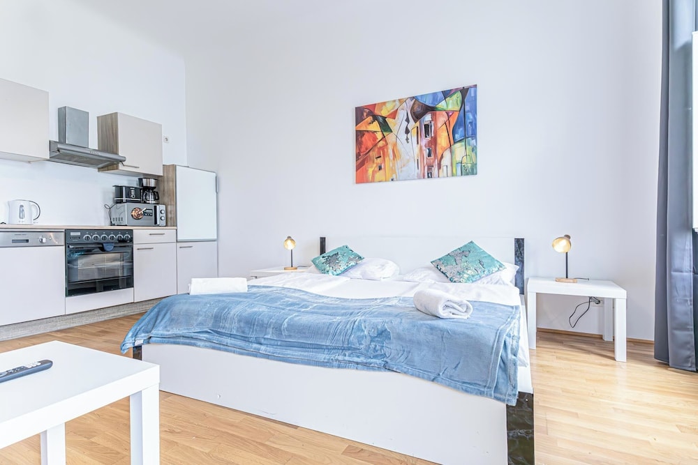 Comfy 2BR Flat Belvedere Vicinity