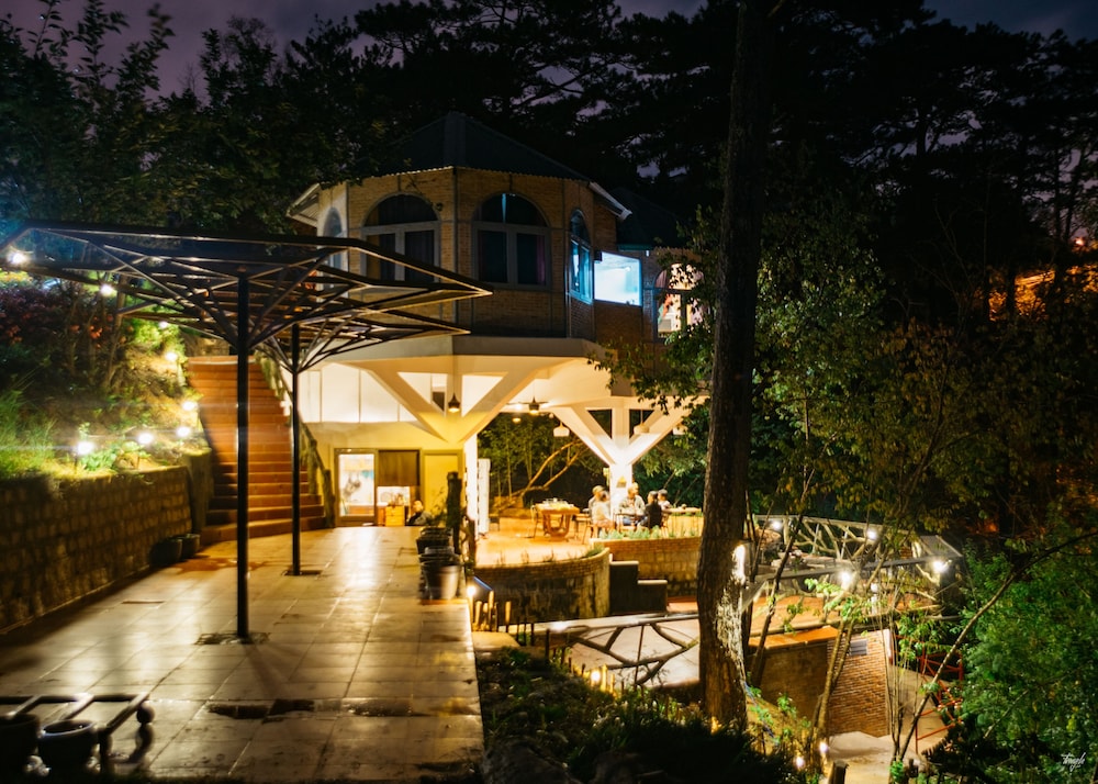 Maple Hostel