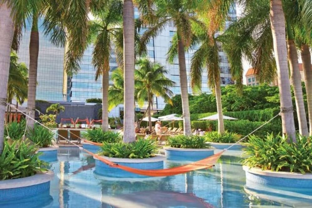 Residence at the Four Seasons