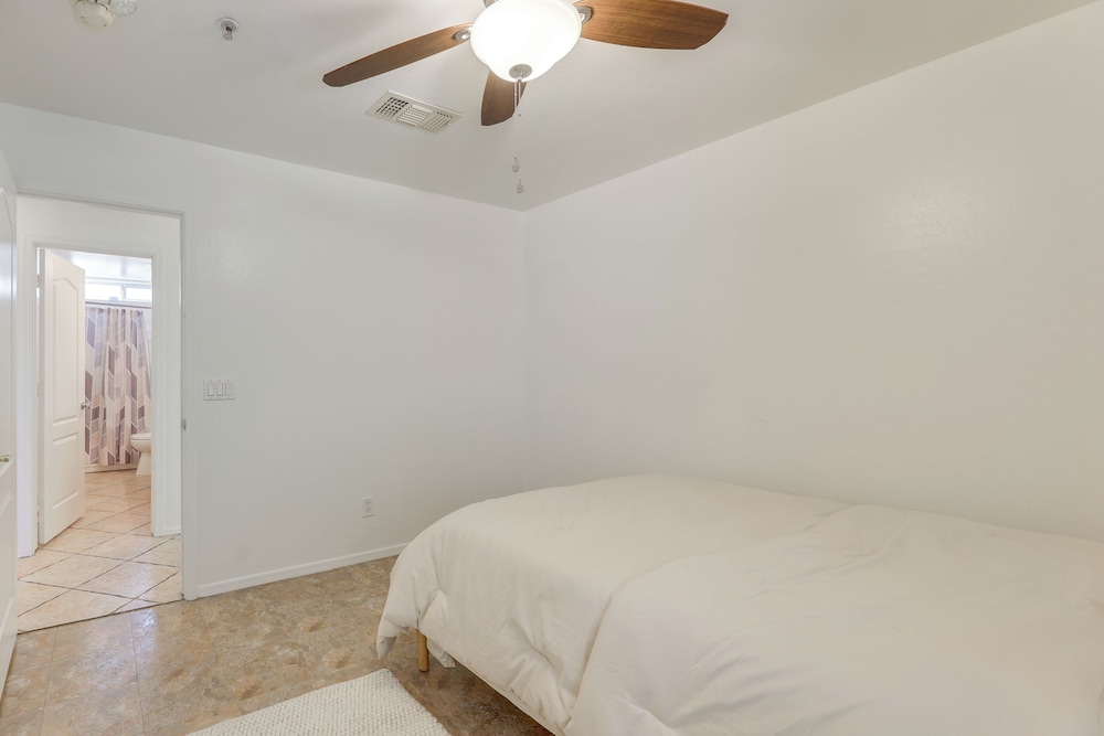 3 Mi to Santan Village: Home w/ Covered Patio